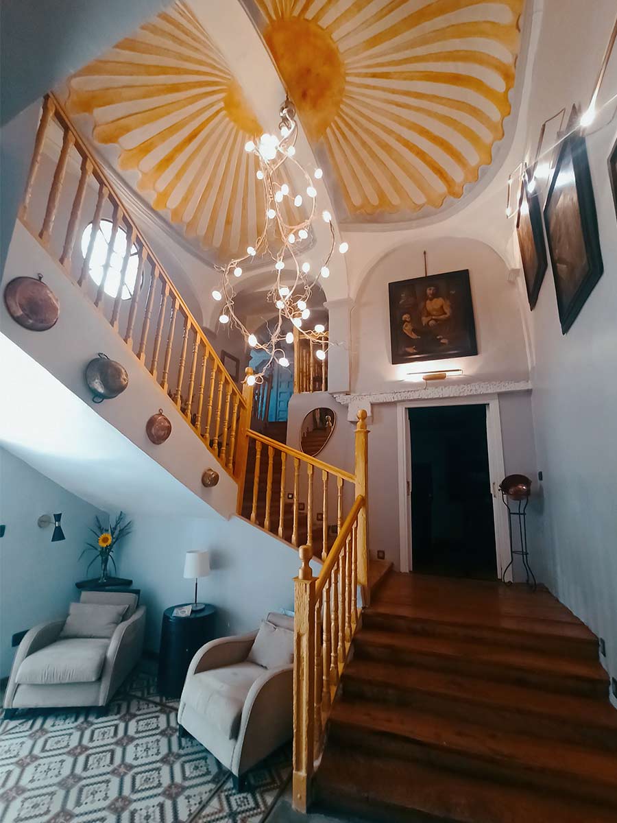 edificio del siglo xvi - bóveda de entrada